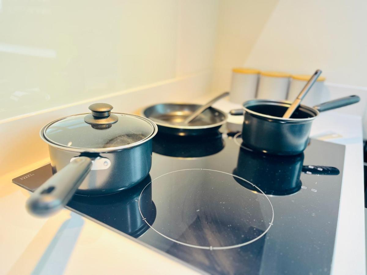 Stylish Studio Apartment Near To Old Trafford Stadium แมนเชสเตอร์ ภายนอก รูปภาพ