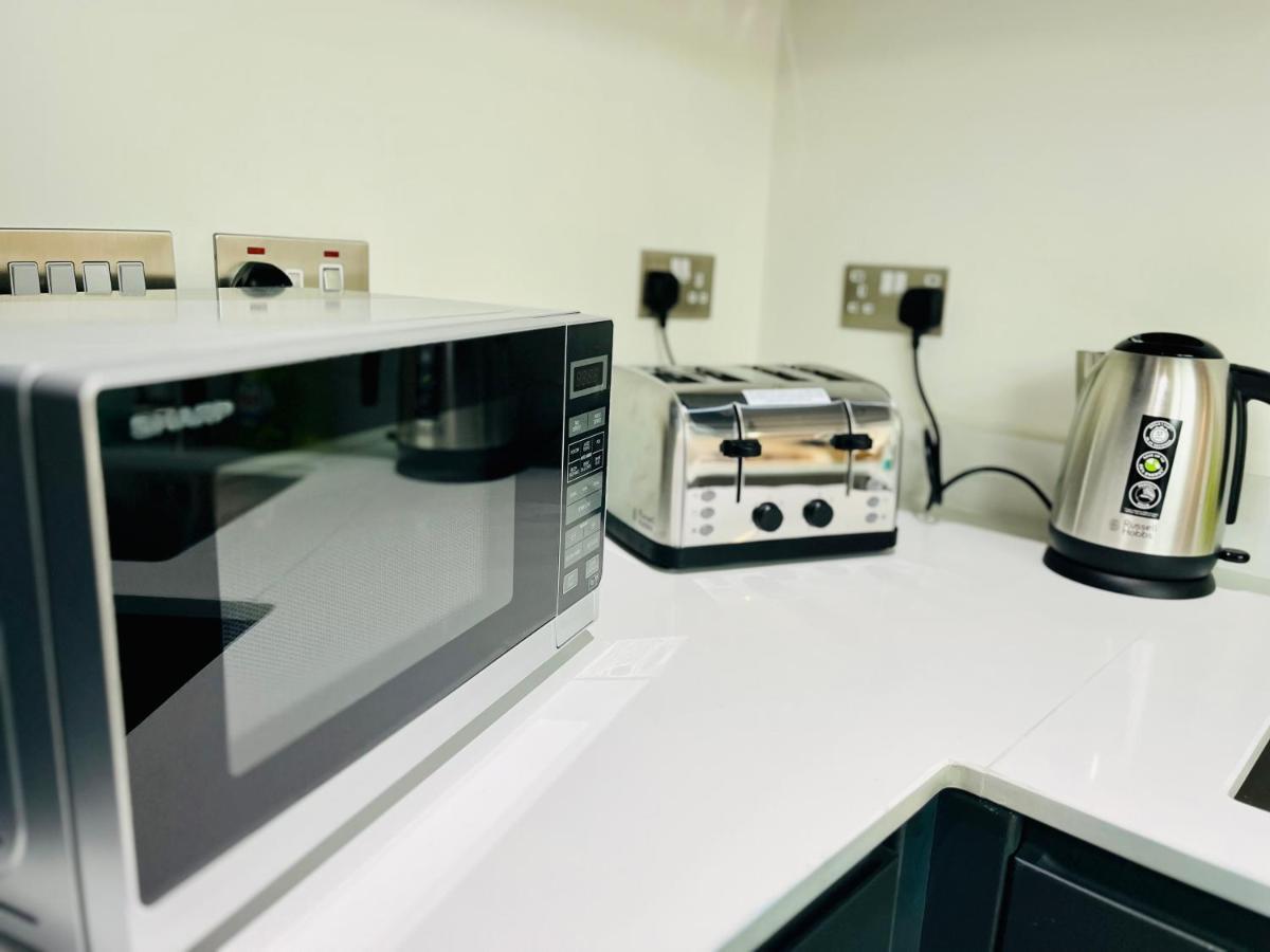 Stylish Studio Apartment Near To Old Trafford Stadium แมนเชสเตอร์ ภายนอก รูปภาพ