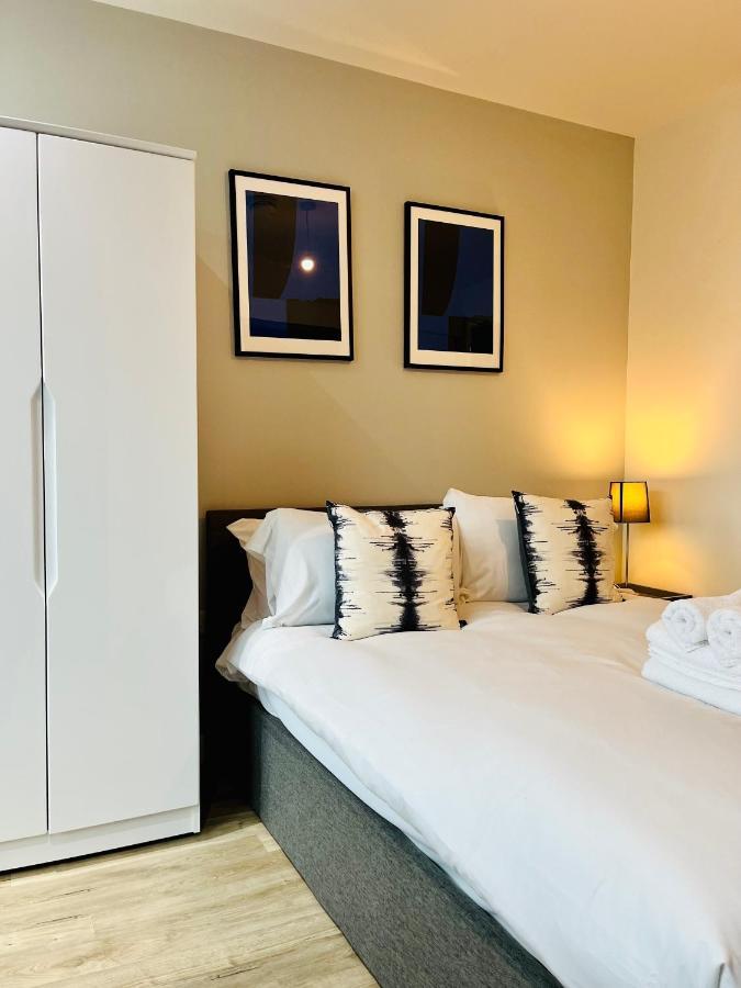 Stylish Studio Apartment Near To Old Trafford Stadium แมนเชสเตอร์ ภายนอก รูปภาพ
