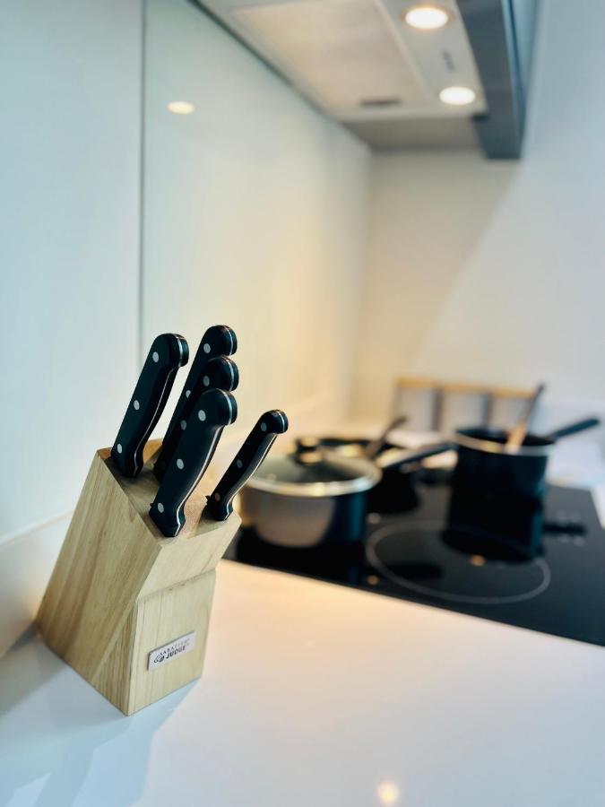 Stylish Studio Apartment Near To Old Trafford Stadium แมนเชสเตอร์ ภายนอก รูปภาพ