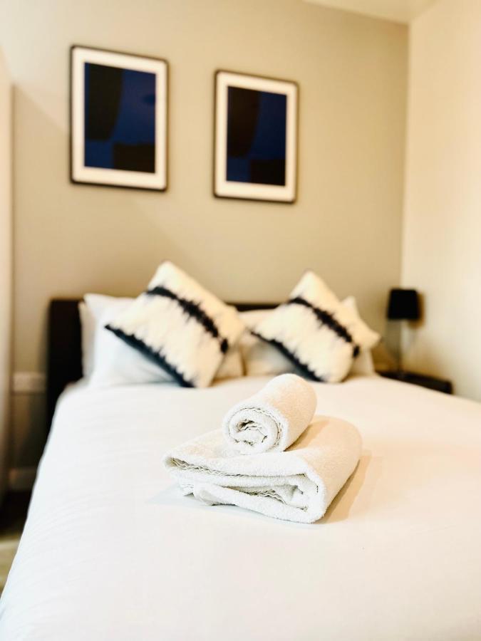 Stylish Studio Apartment Near To Old Trafford Stadium แมนเชสเตอร์ ภายนอก รูปภาพ